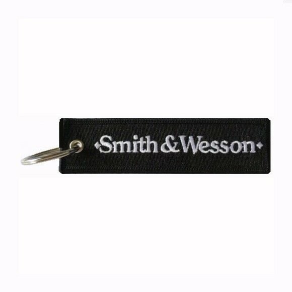 Smith & Wesson Black-Silver Key Chain - NEW Fast Ship - Picture 1 of 3